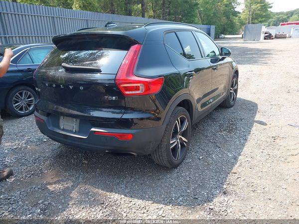 2020 VOLVO XC40 T5 R-DESIGN