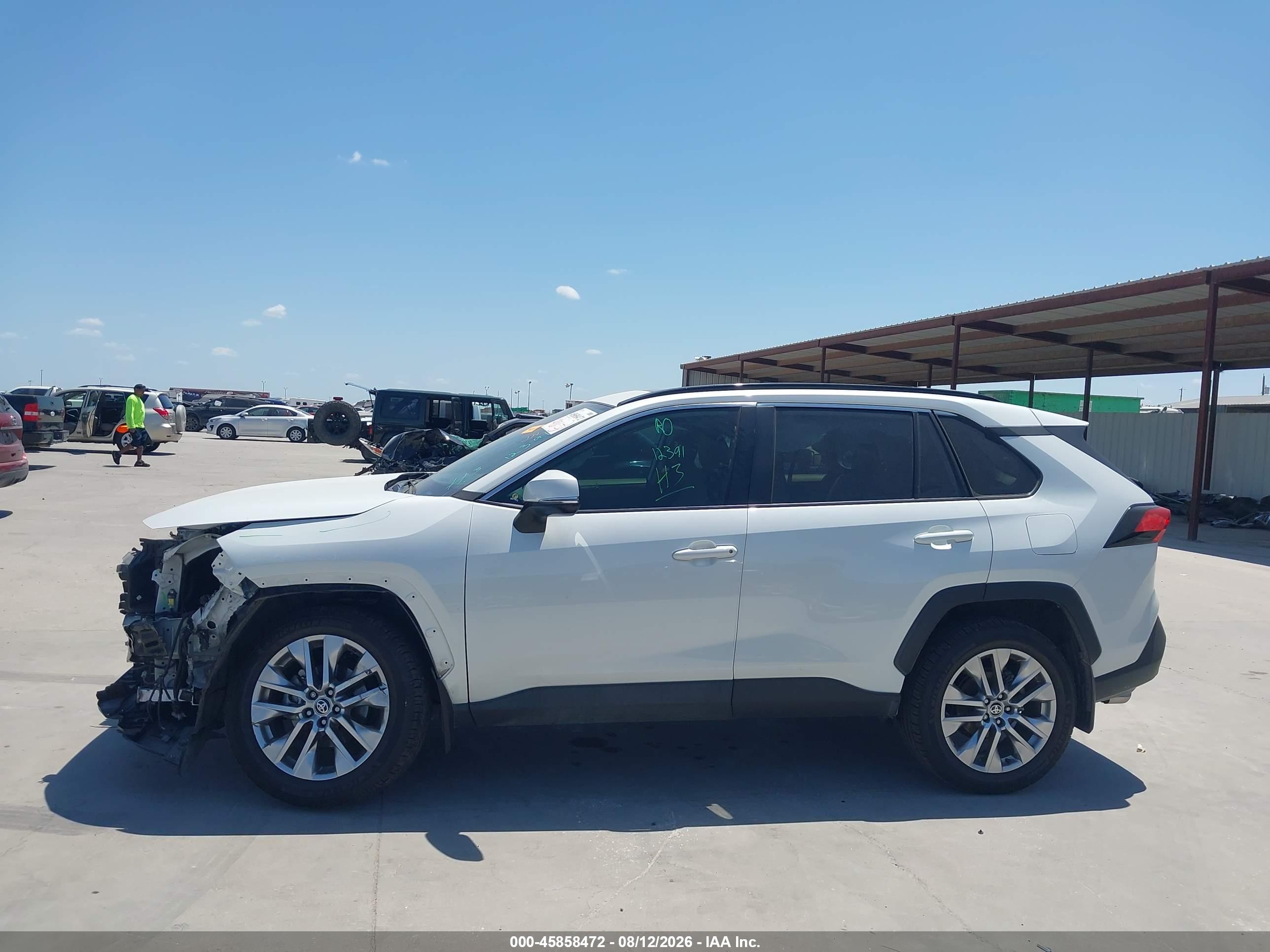 2024 TOYOTA RAV4 XLE PREMIUM
