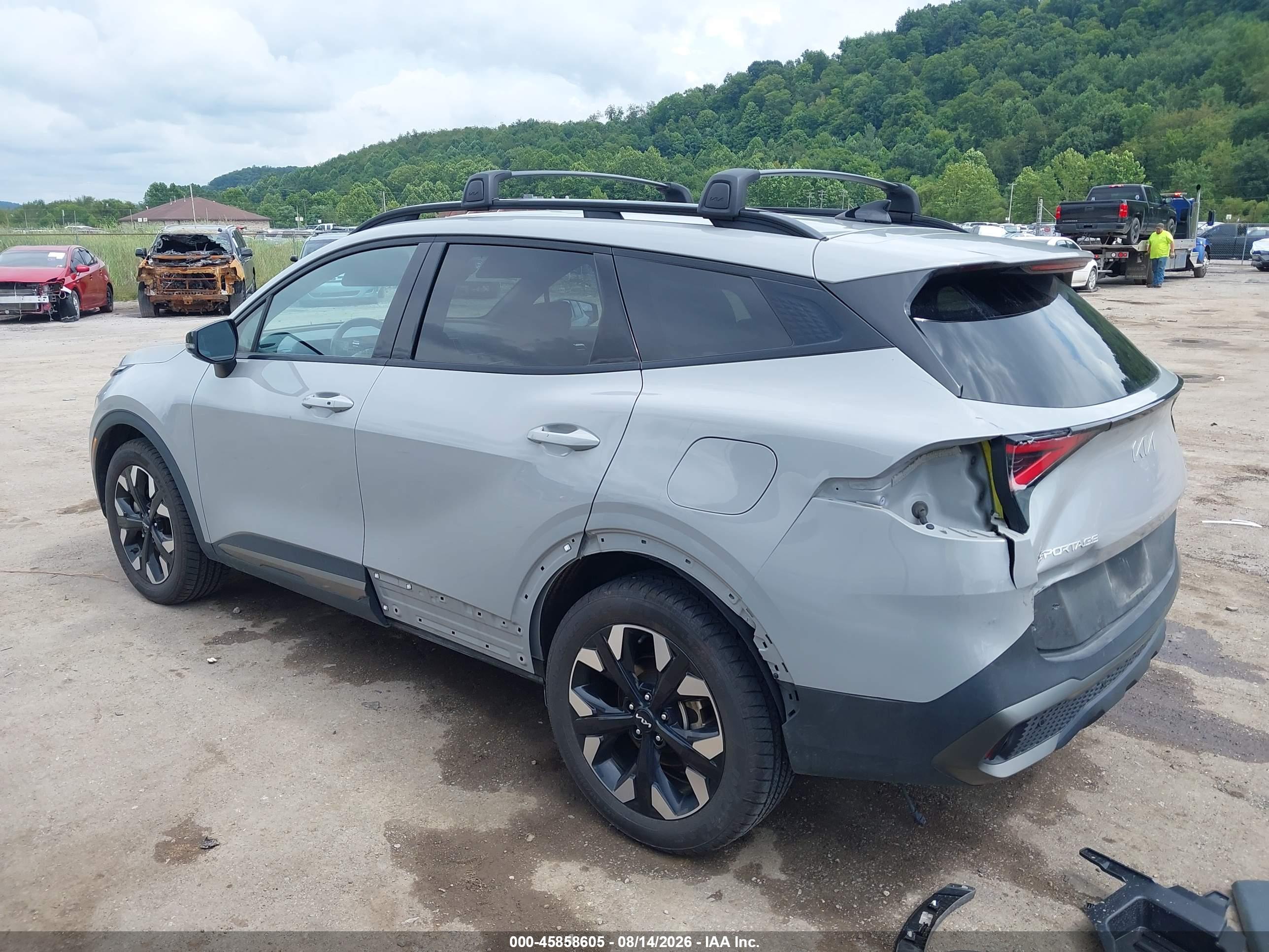 2023 KIA SPORTAGE X-LINE