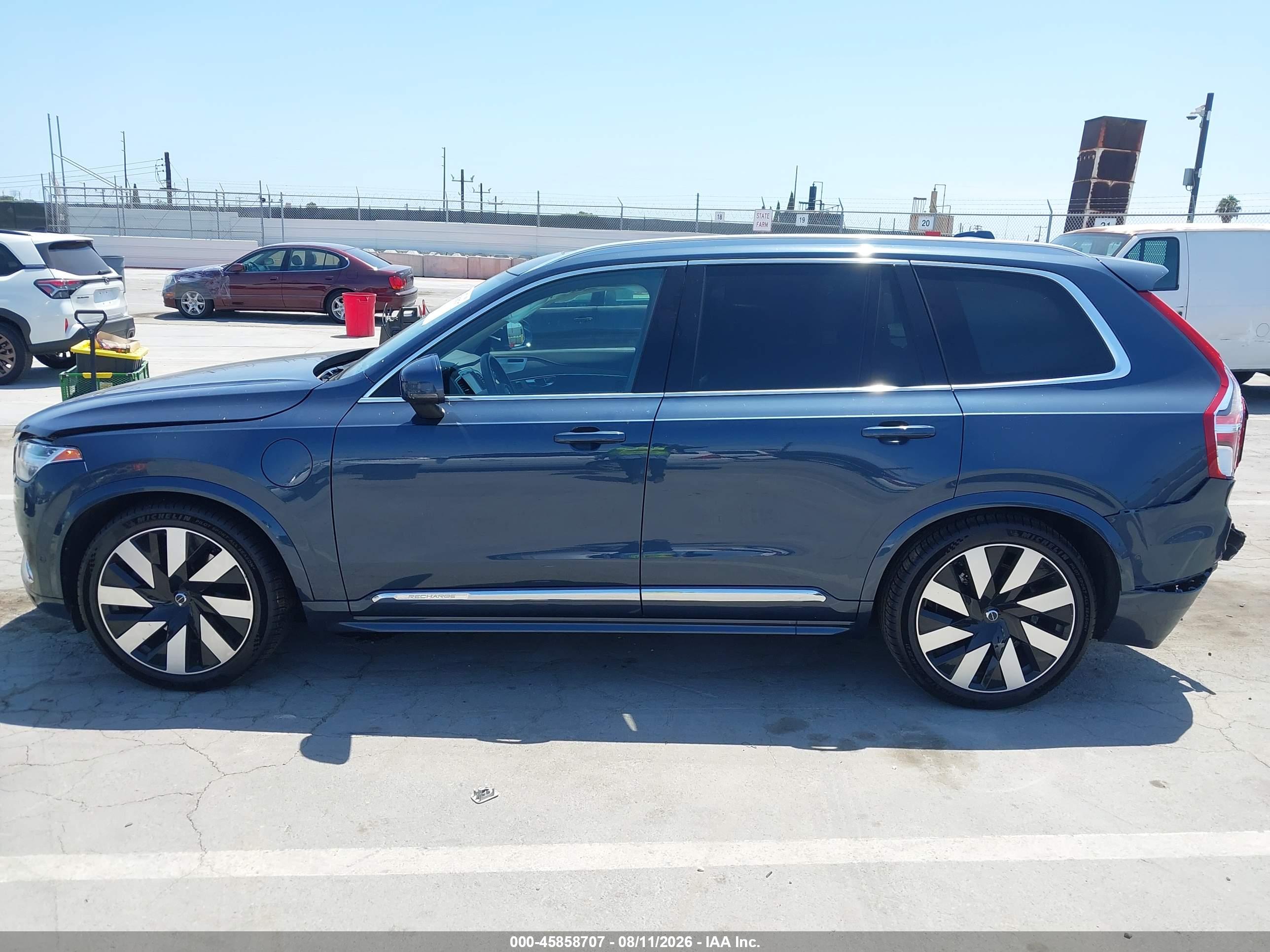 2023 VOLVO XC90 RECHARGE PLUG-IN HYBRID T8 ULTIMATE 6-SEATER