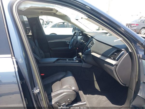 2023 VOLVO XC90 RECHARGE PLUG-IN HYBRID T8 ULTIMATE 6-SEATER