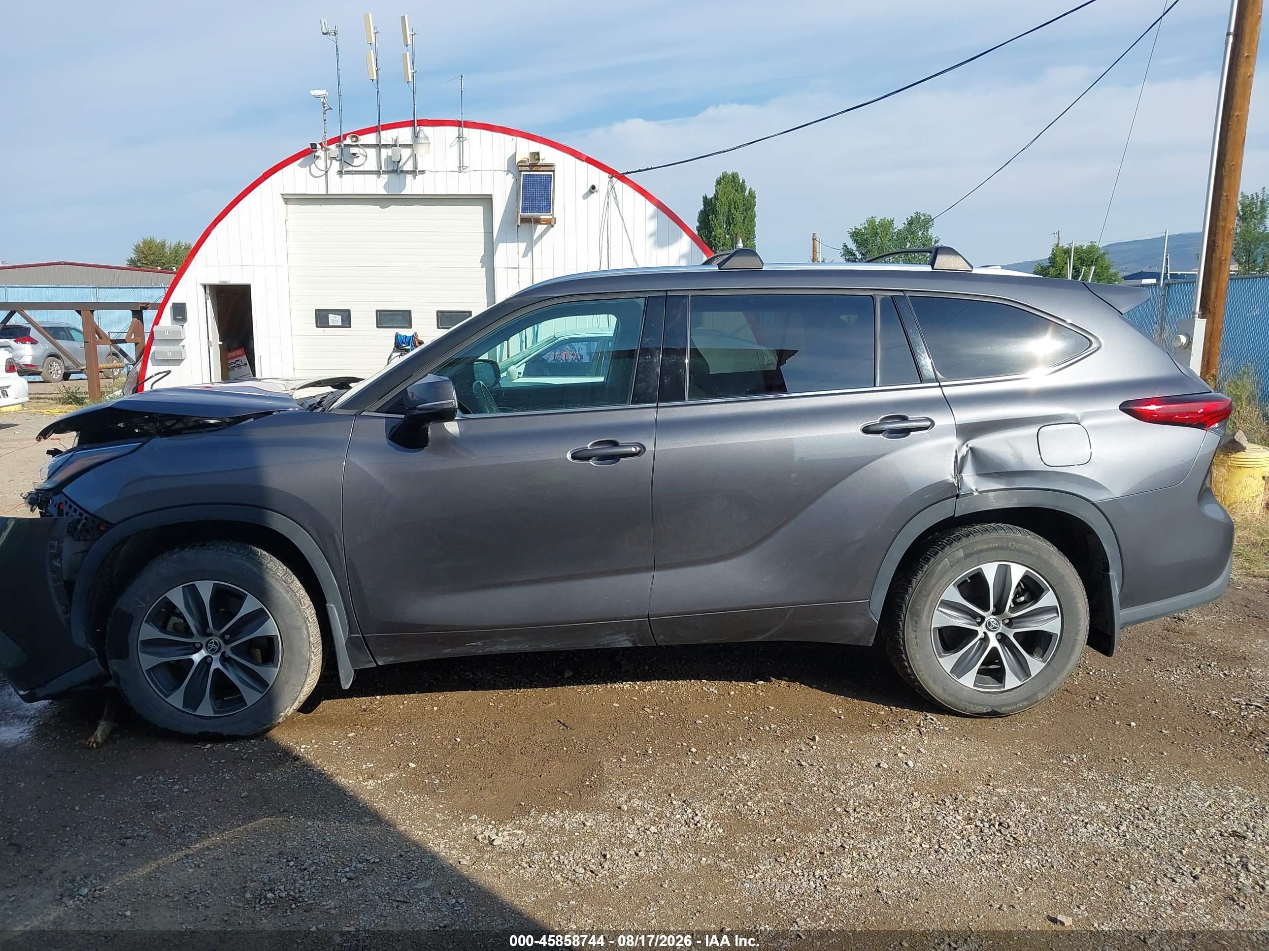 2021 TOYOTA HIGHLANDER XLE