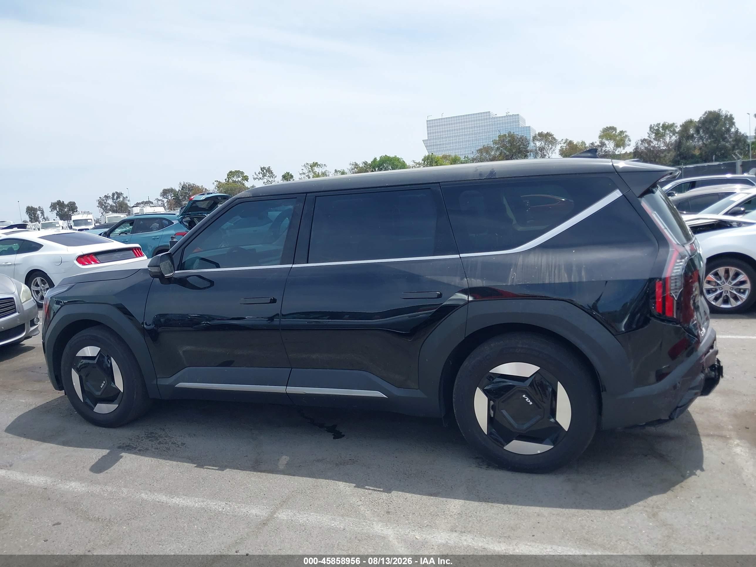 2026 KIA EV9 LIGHT LONG RANGE