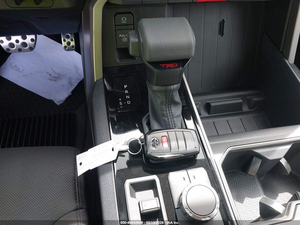 2026 TOYOTA TUNDRA SR5 CREWMAX 5.5' BED