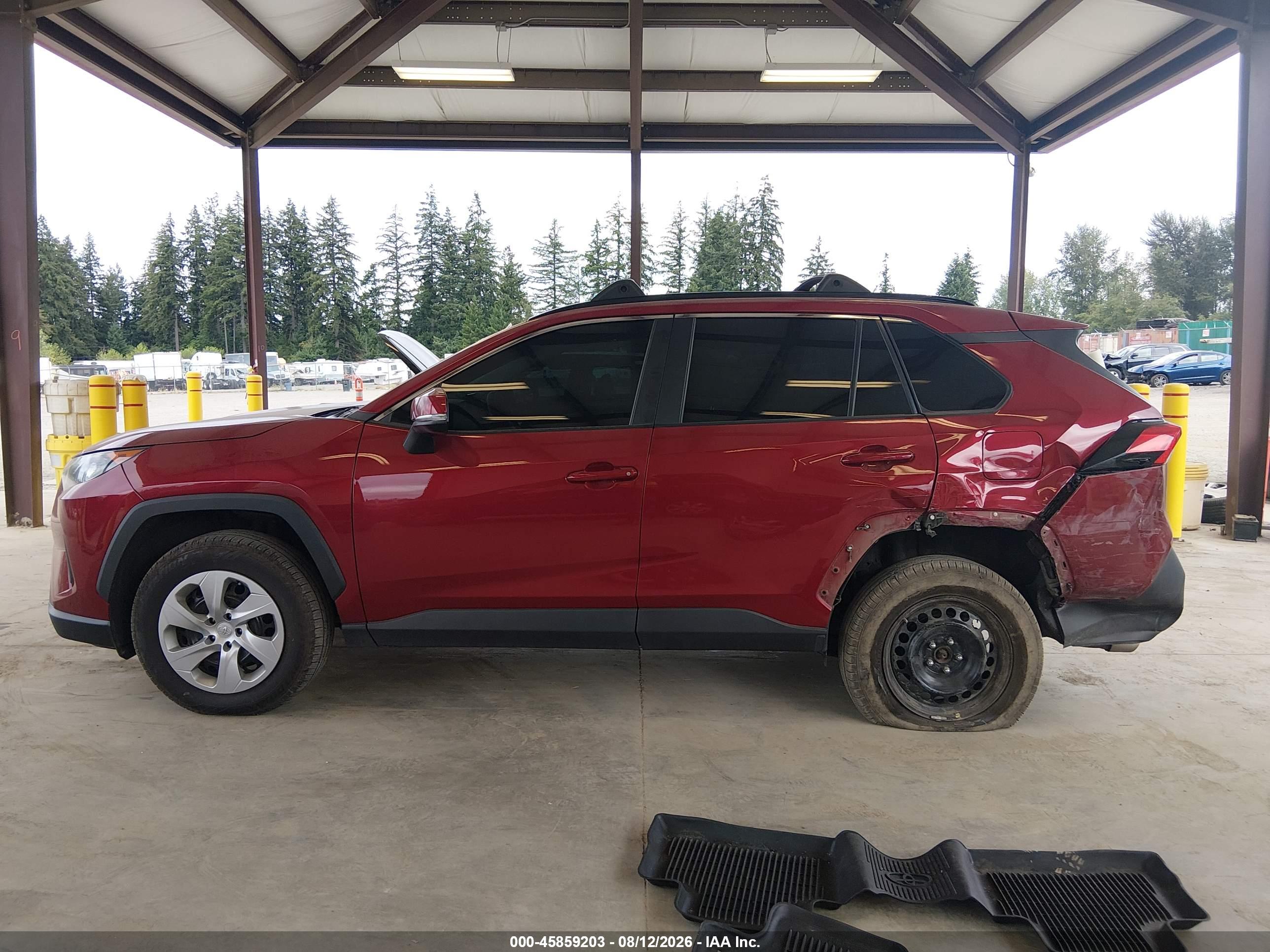 2020 TOYOTA RAV4 LE