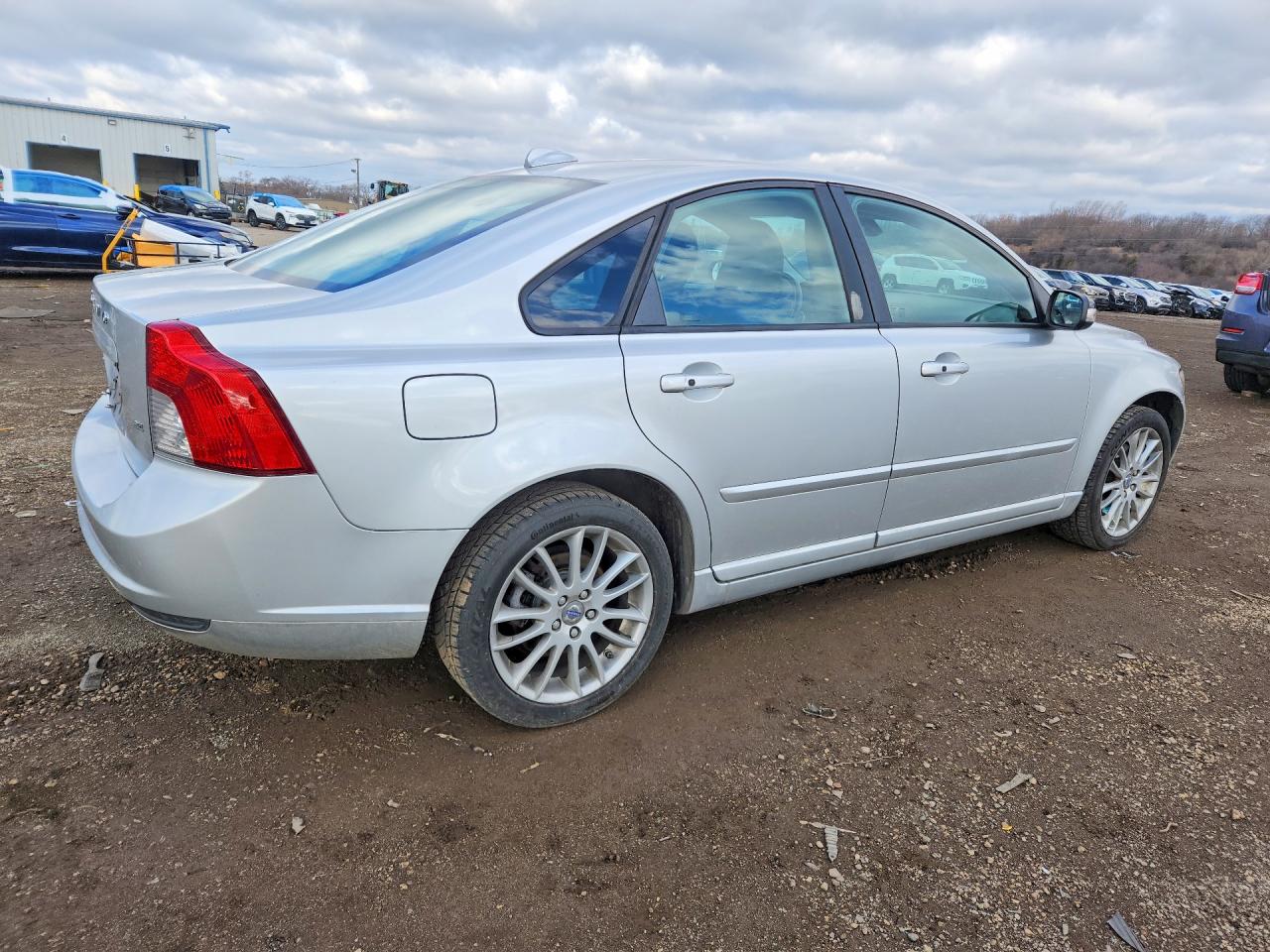2010 VOLVO S40