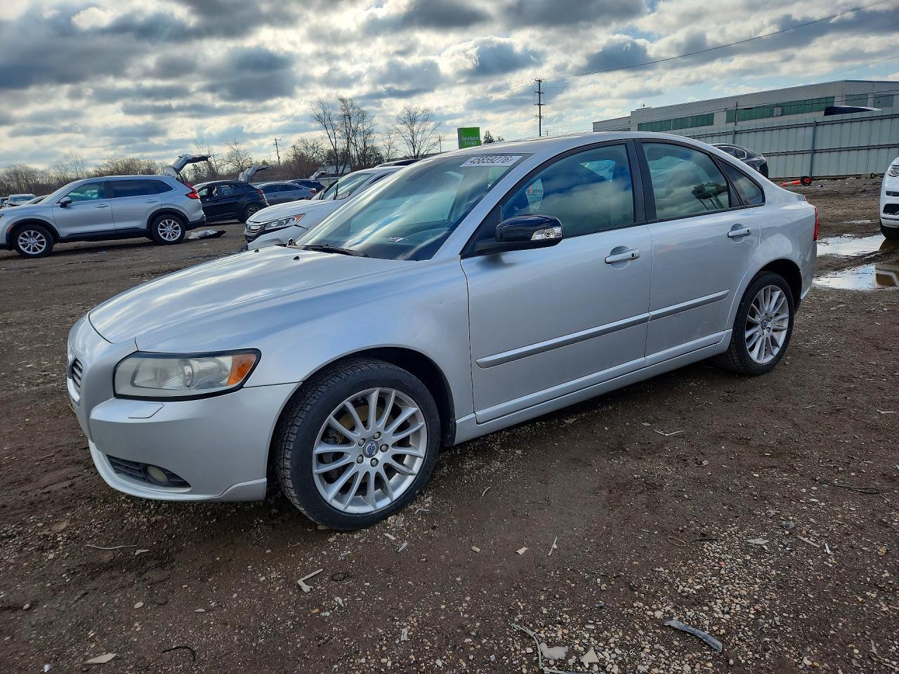 2010 VOLVO S40