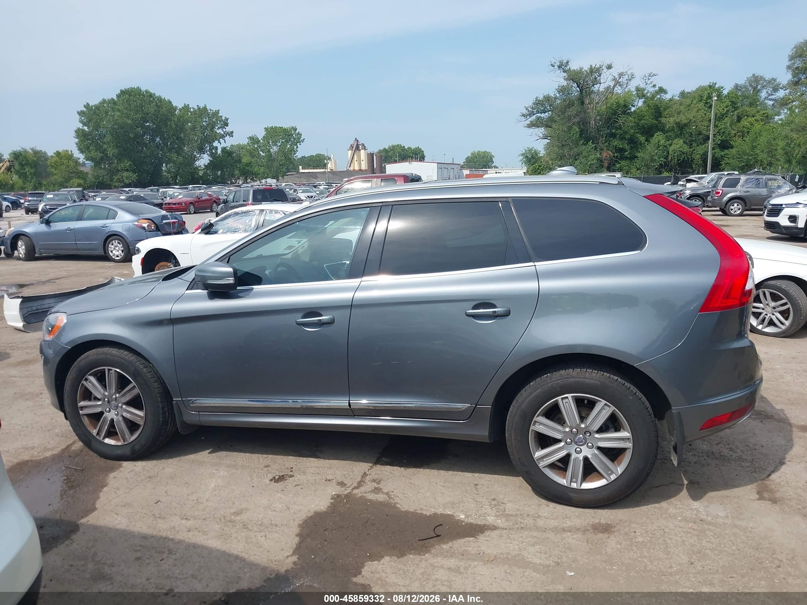 2017 VOLVO XC60 T5 INSCRIPTION