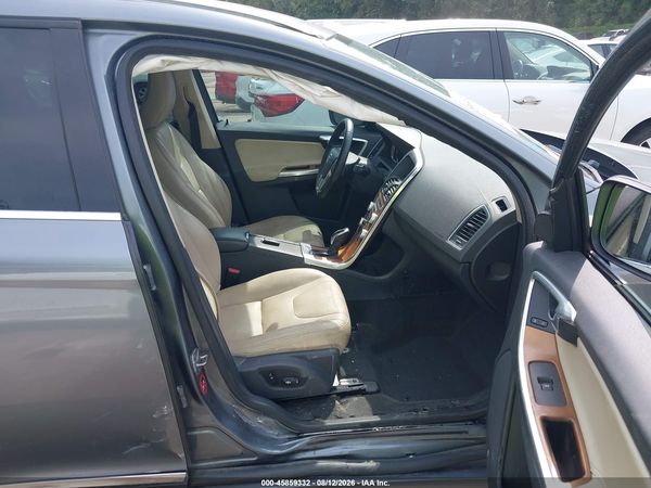 2017 VOLVO XC60 T5 INSCRIPTION