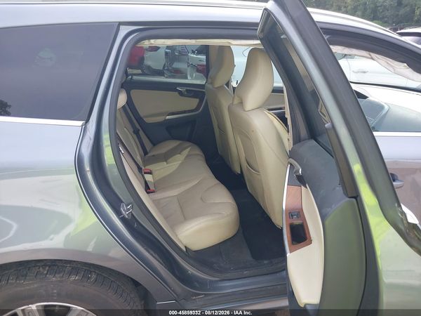 2017 VOLVO XC60 T5 INSCRIPTION