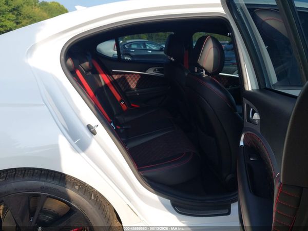 2023 GENESIS G70 3.3T RWD