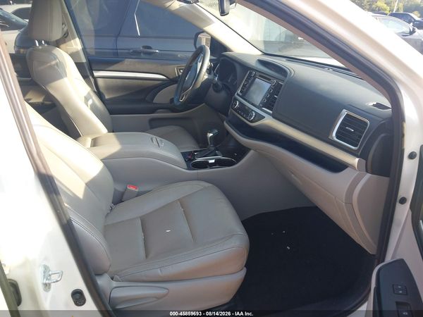 2016 TOYOTA HIGHLANDER XLE V6