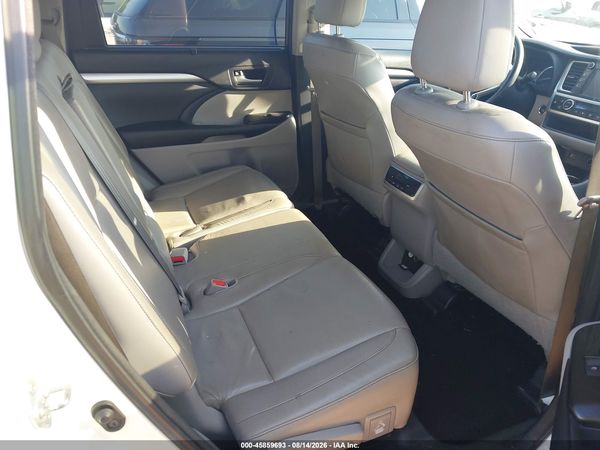 2016 TOYOTA HIGHLANDER XLE V6