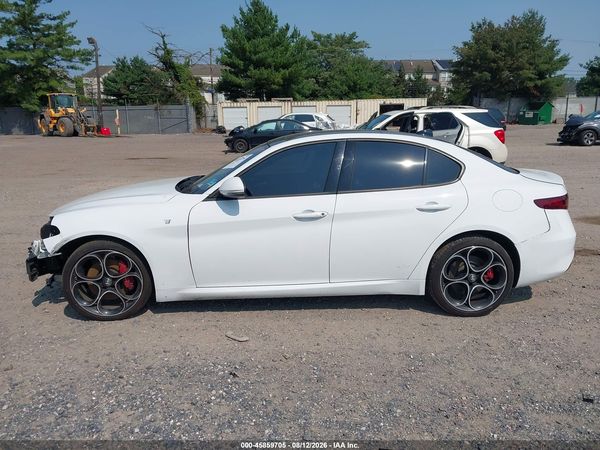 2022 ALFA ROMEO GIULIA