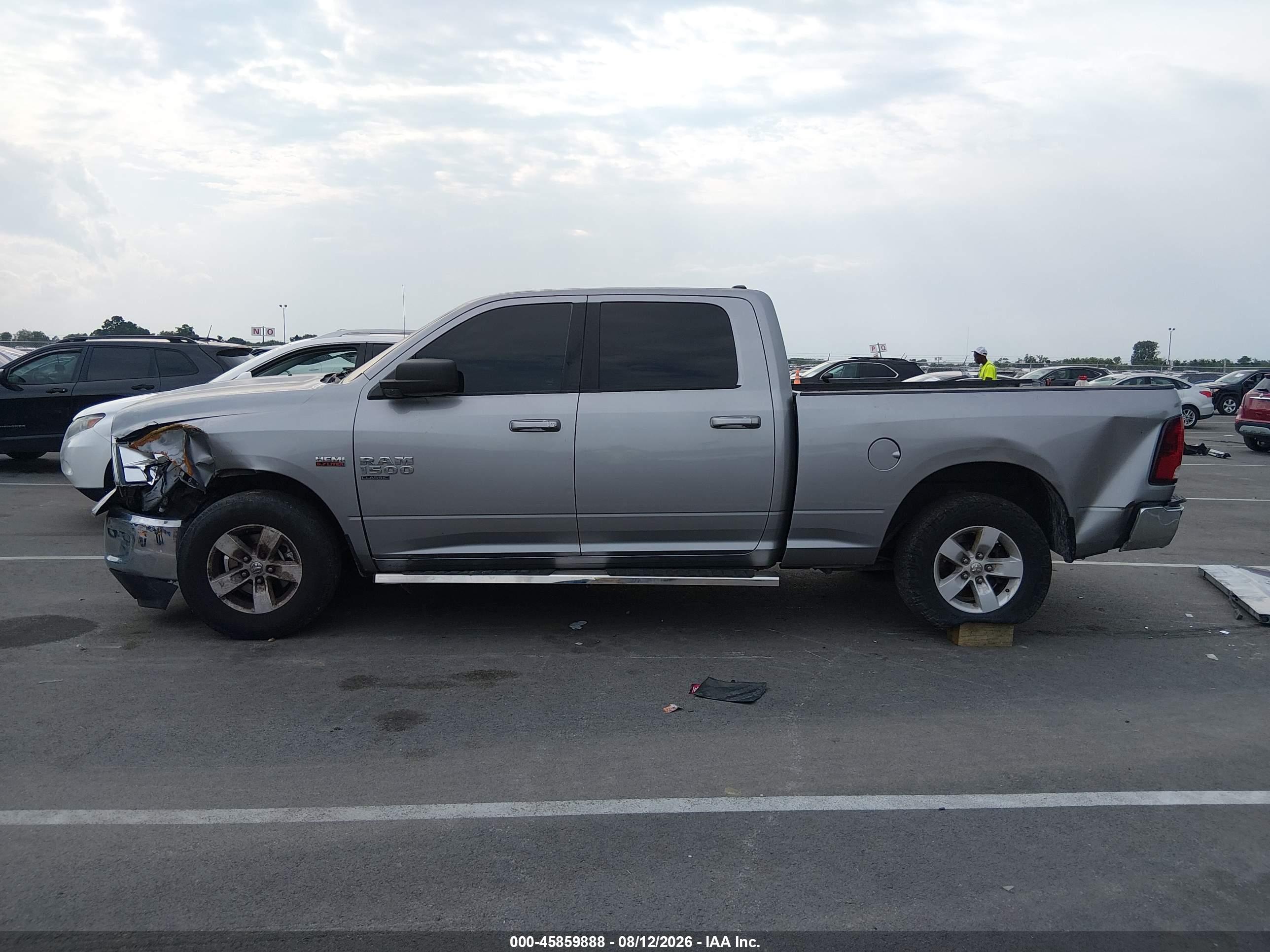 2020 RAM 1500 CLASSIC SLT  4X2 6'4 BOX