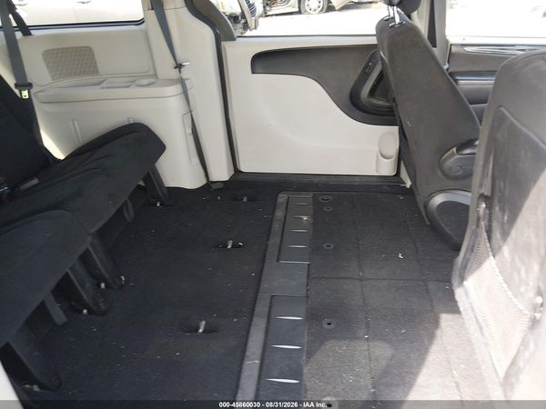2016 DODGE GRAND CARAVAN SE — I8