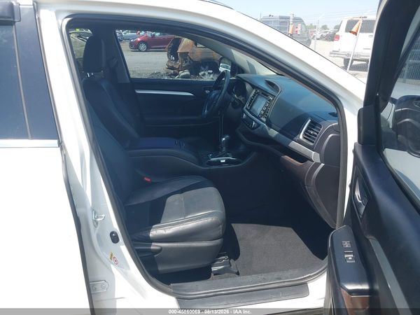 2016 TOYOTA HIGHLANDER XLE V6