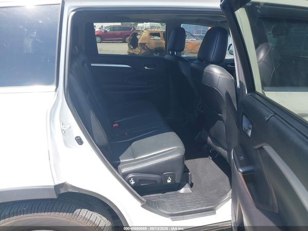 2016 TOYOTA HIGHLANDER XLE V6