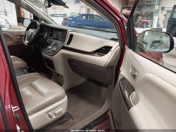 2018 TOYOTA SIENNA XLE 7 PASSENGER — I5