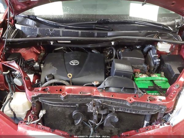 2018 TOYOTA SIENNA XLE 7 PASSENGER — I10