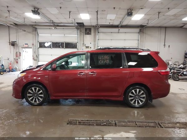 2018 TOYOTA SIENNA XLE 7 PASSENGER — I117
