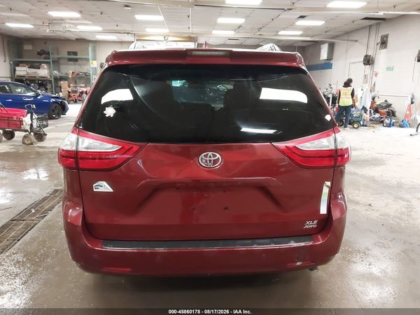 2018 TOYOTA SIENNA XLE 7 PASSENGER — I119