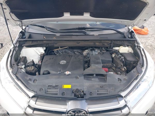 2017 TOYOTA HIGHLANDER LE PLUS