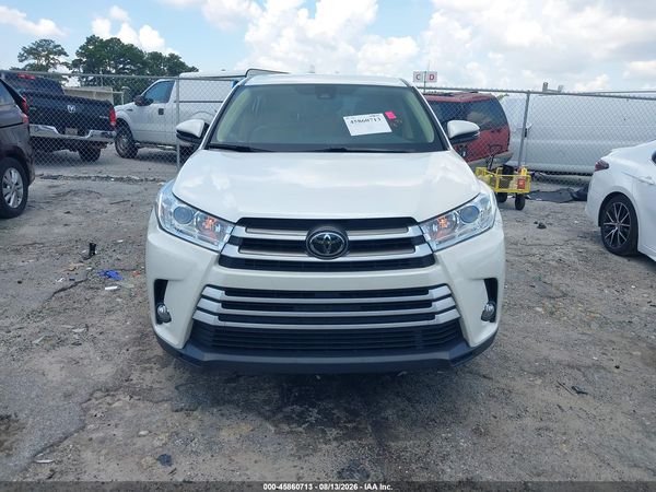 2017 TOYOTA HIGHLANDER LE PLUS