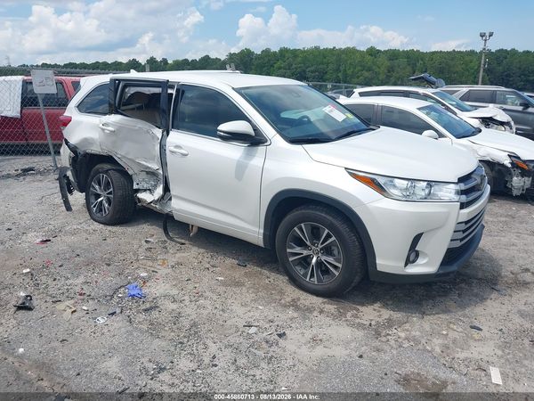 2017 TOYOTA HIGHLANDER LE PLUS