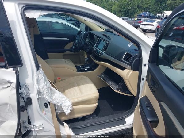 2017 TOYOTA HIGHLANDER LE PLUS