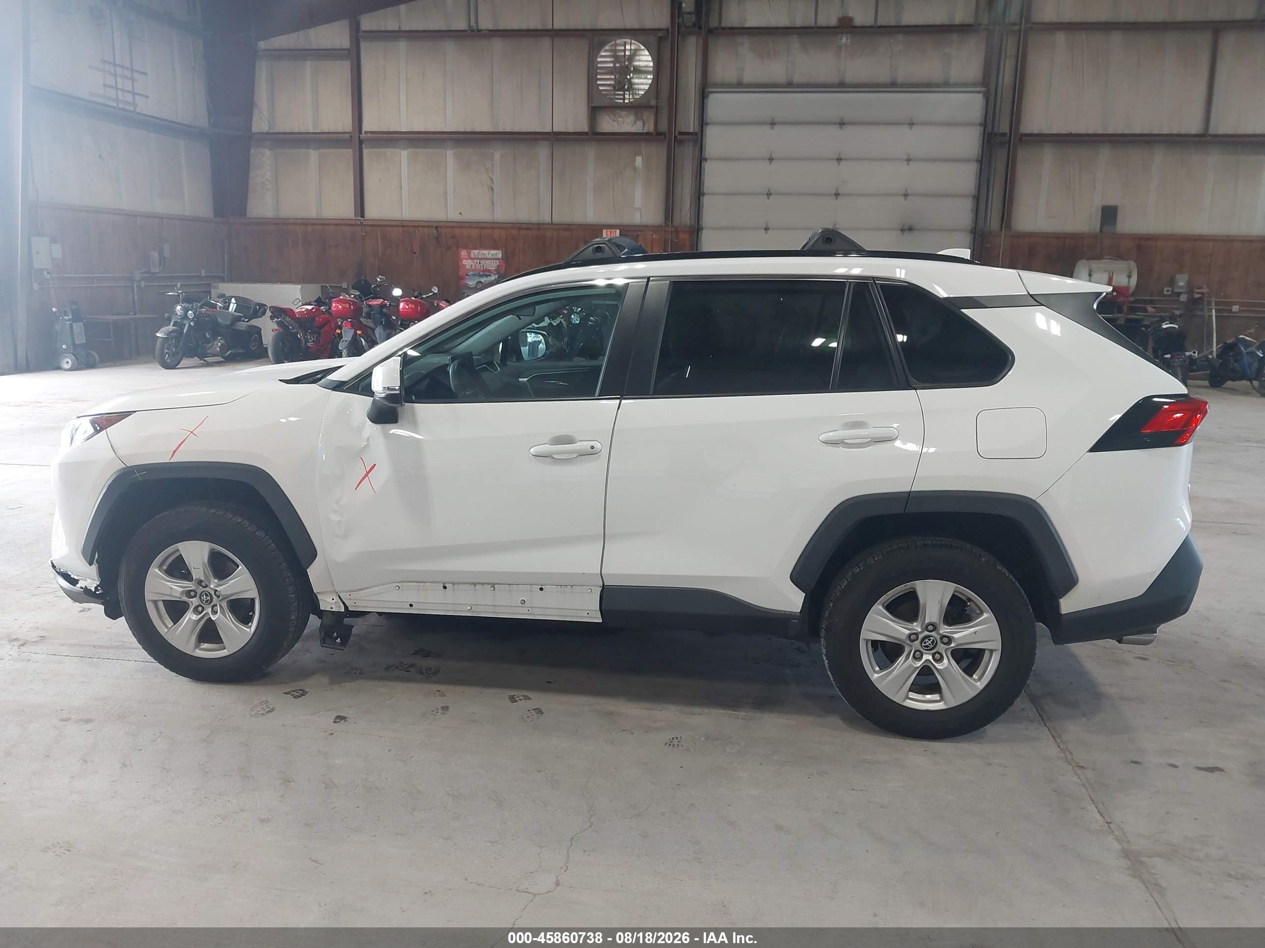 2020 TOYOTA RAV4 XLE