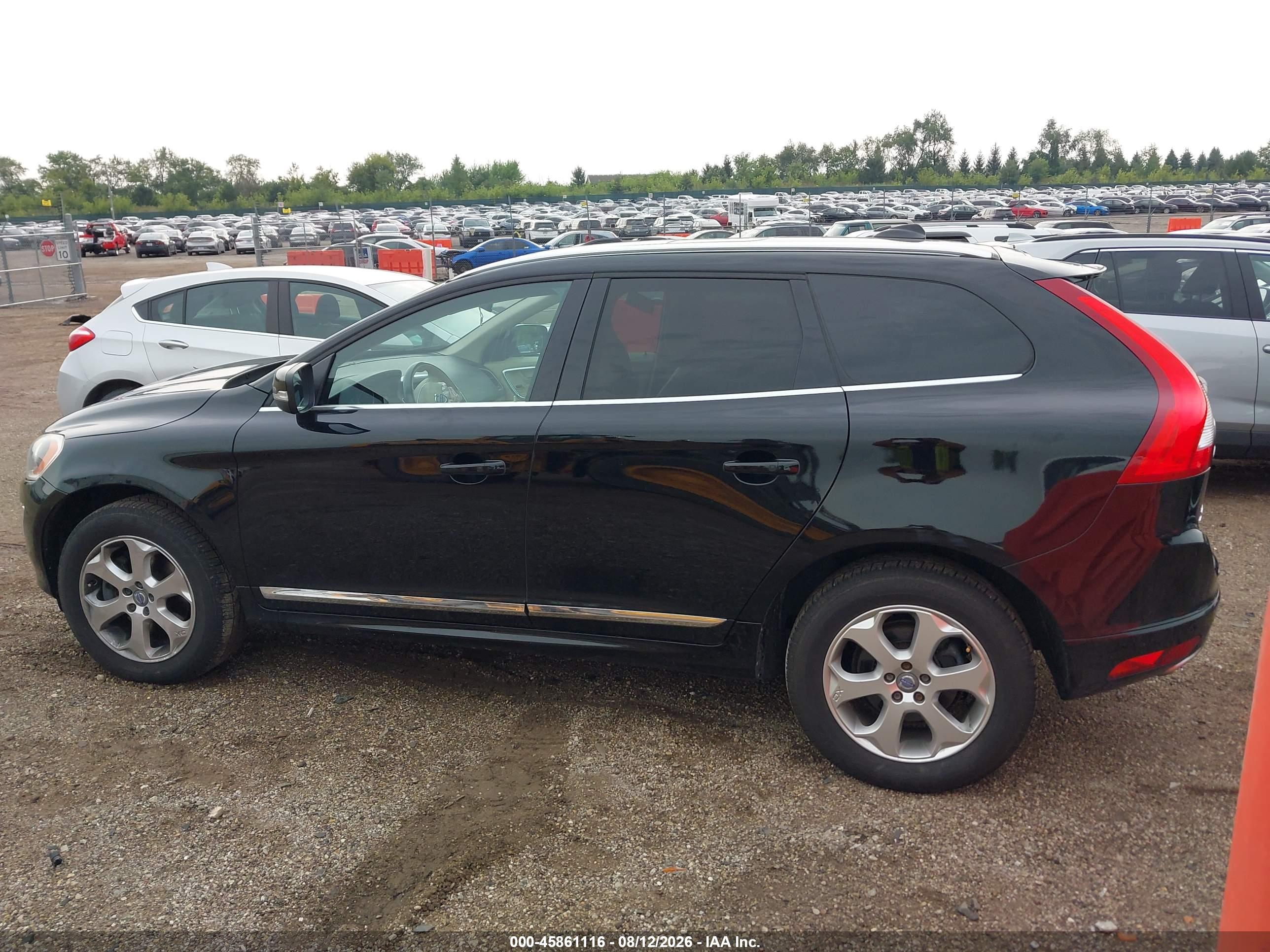 2016 VOLVO XC60 T5 PREMIER