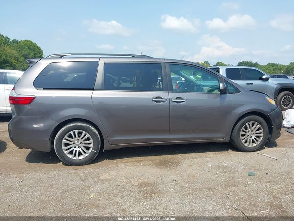 2015 TOYOTA SIENNA XLE 8 PASSENGER