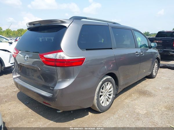 2015 TOYOTA SIENNA XLE 8 PASSENGER