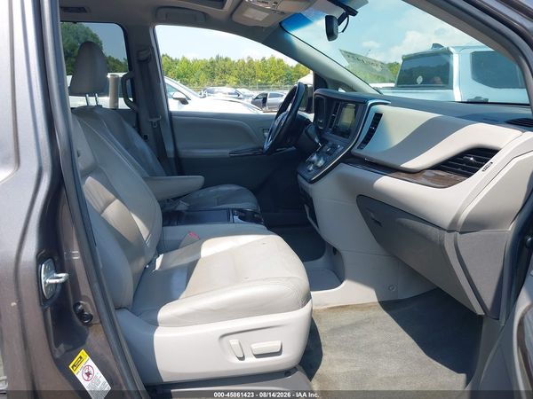 2015 TOYOTA SIENNA XLE 8 PASSENGER