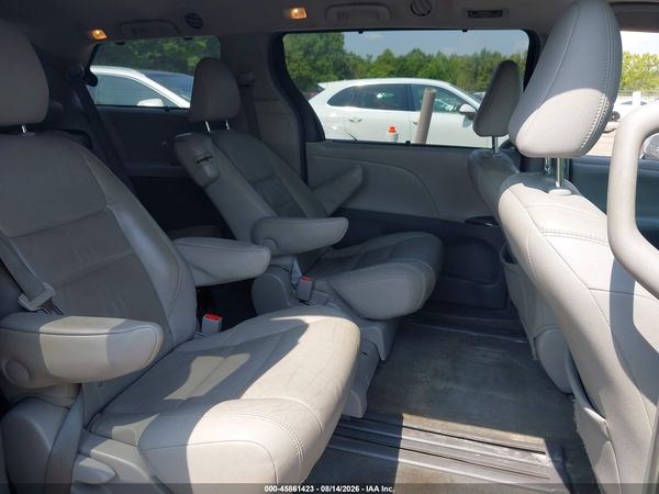 2015 TOYOTA SIENNA XLE 8 PASSENGER