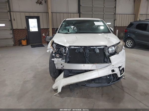 2016 TOYOTA HIGHLANDER LE V6