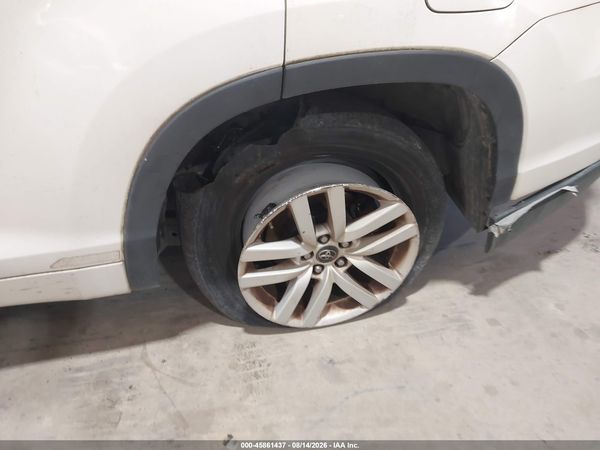2016 TOYOTA HIGHLANDER LE V6