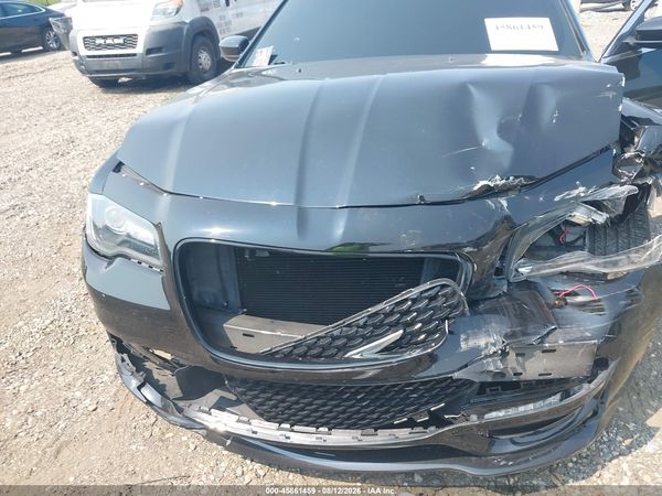 2017 CHRYSLER 300 LIMITED