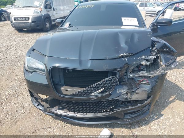 2017 CHRYSLER 300 LIMITED