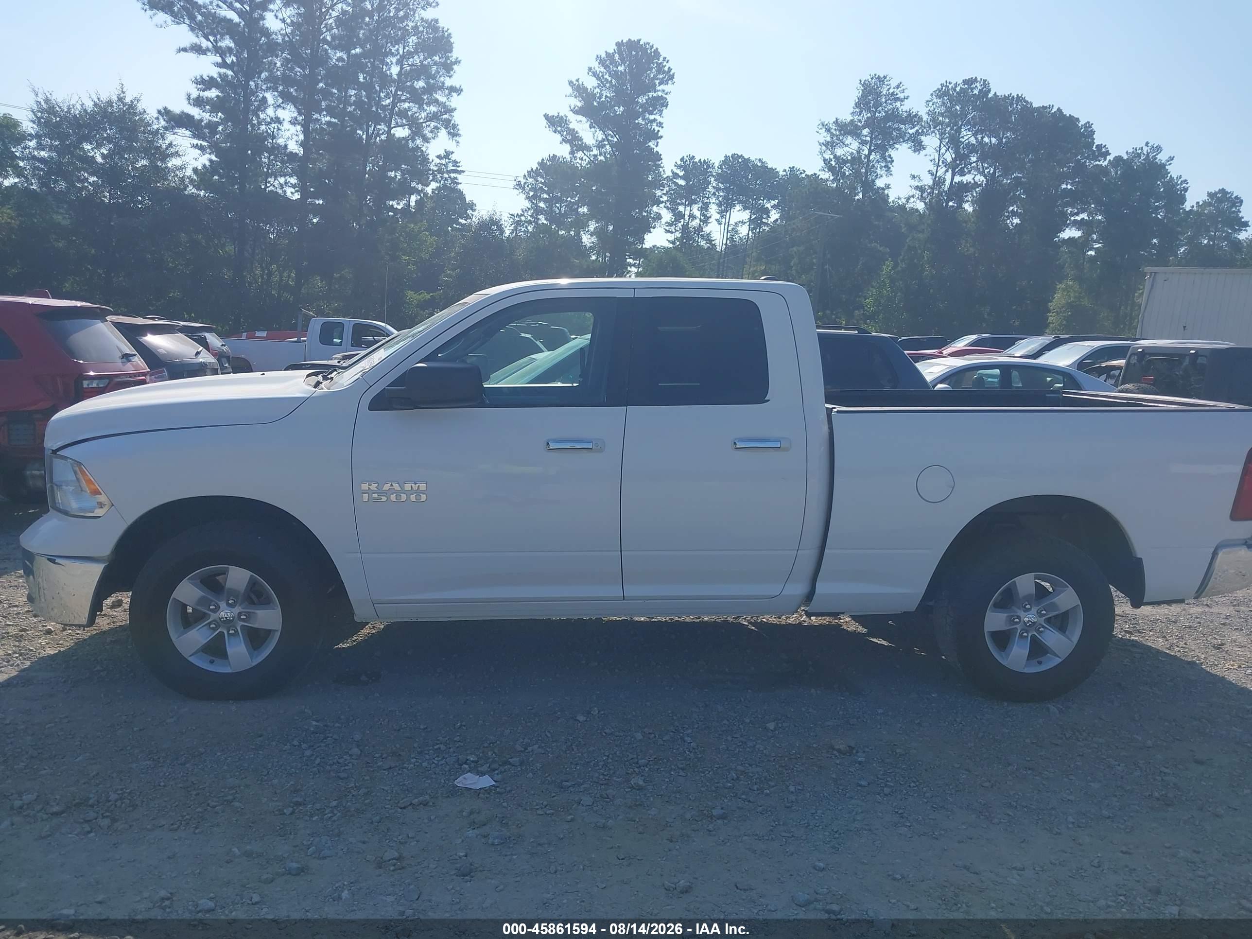 2016 RAM 1500 SLT