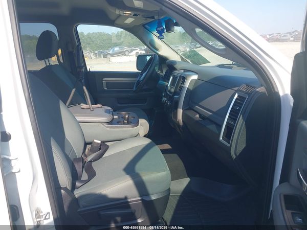 2016 RAM 1500 SLT