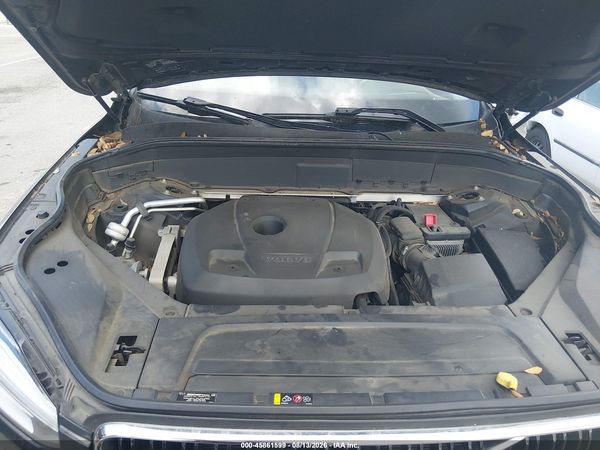 2017 VOLVO XC90 T6 MOMENTUM