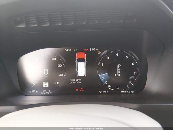 2017 VOLVO XC90 T6 MOMENTUM