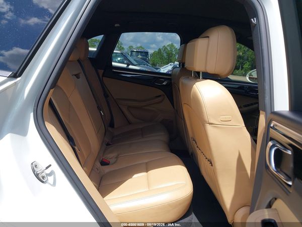 2017 PORSCHE MACAN