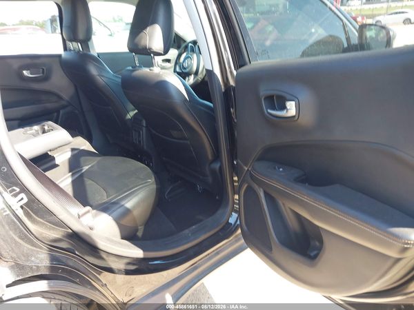 2019 JEEP COMPASS LATITUDE FWD — I8