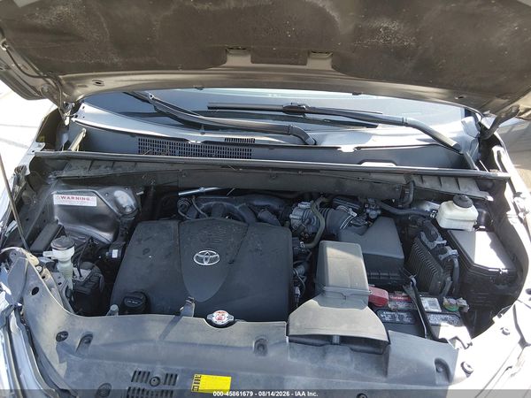 2018 TOYOTA HIGHLANDER LE