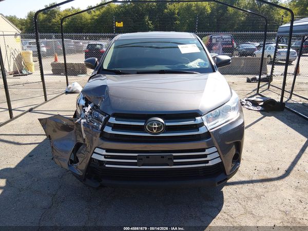 2018 TOYOTA HIGHLANDER LE