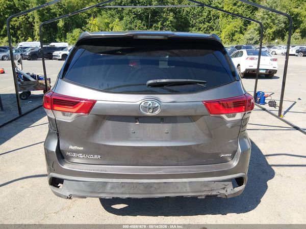 2018 TOYOTA HIGHLANDER LE