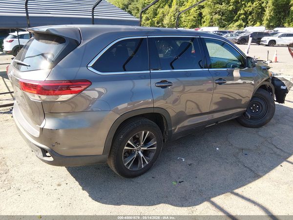 2018 TOYOTA HIGHLANDER LE